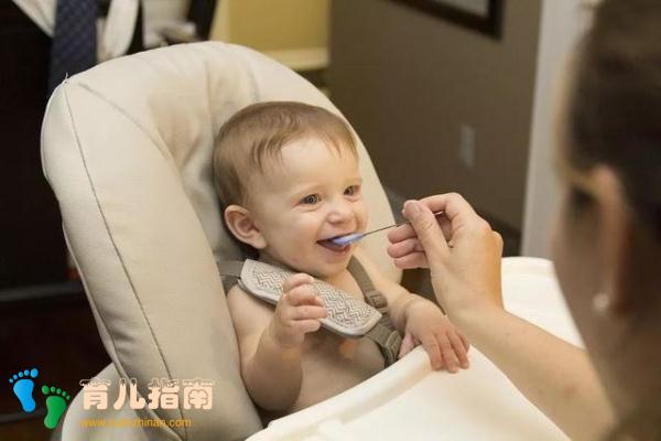 食物过敏宝宝怎样吃才安全?|婴幼儿过敏表现和家庭应对