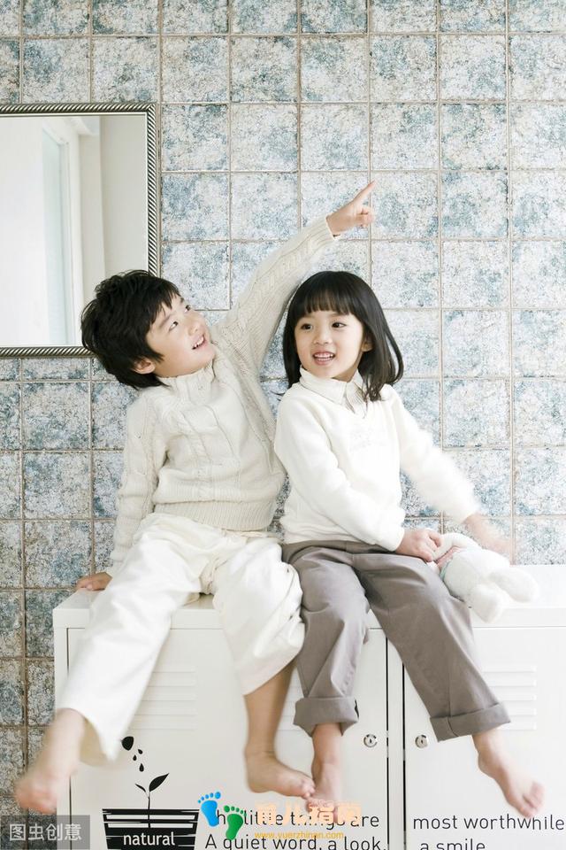 担心孩子被别人不良行为影响?那是因为家长不懂帮孩子照镜子”