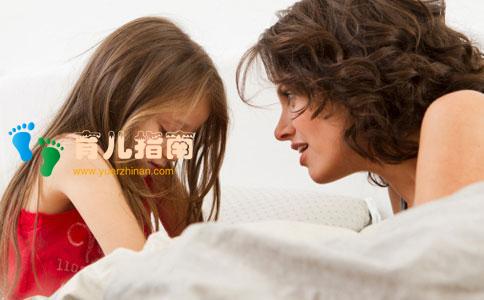 8岁孩子闯红灯,路人劝阻反被骂,孩子妈妈:我闯红灯关你什么事