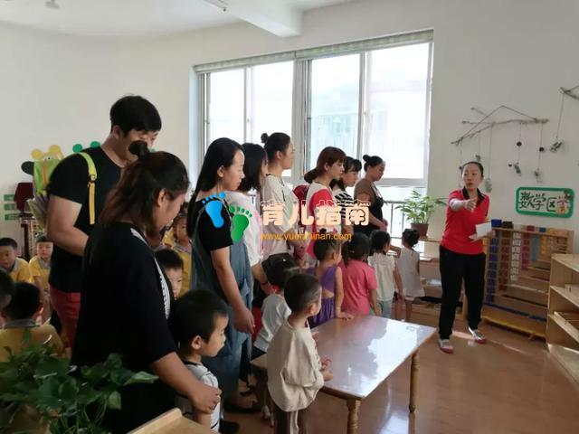 灾难片”来了!幼儿园开学第一天是这样的,上演各式哭闹,看看老师怎么做
