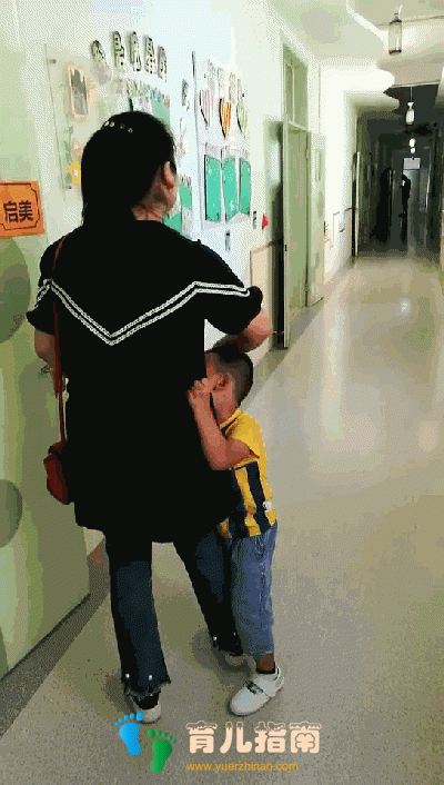 灾难片”来了!幼儿园开学第一天是这样的,上演各式哭闹,看看老师怎么做