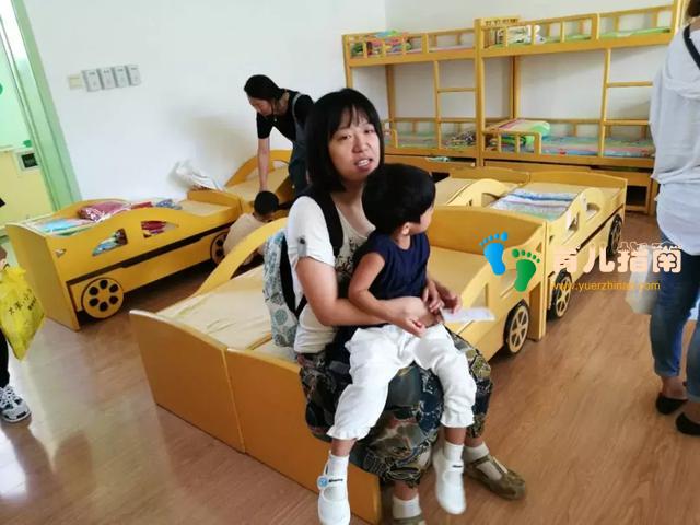 灾难片”来了!幼儿园开学第一天是这样的,上演各式哭闹,看看老师怎么做