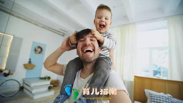 公共场合宝宝一直哭闹怎么办?10秒钟让宝宝从哭到笑