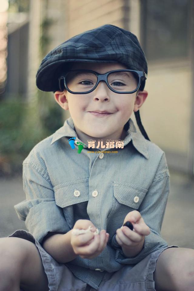 父母不能陪伴孩子一辈子，成才的路上需孩子自我激励，为自己加油