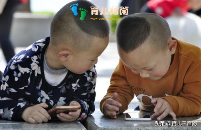 4岁孩子手机不离手,奶奶想了个妙招全家称赞:姜还是老的辣