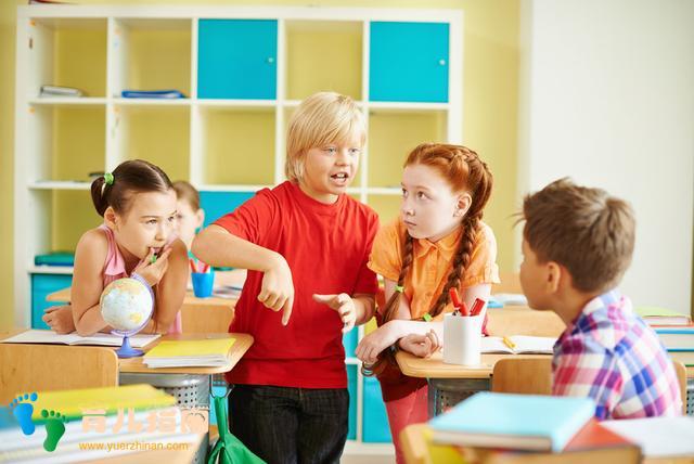 当孩子说不想去学校”时,父母可以从以下2点进行分析和处理