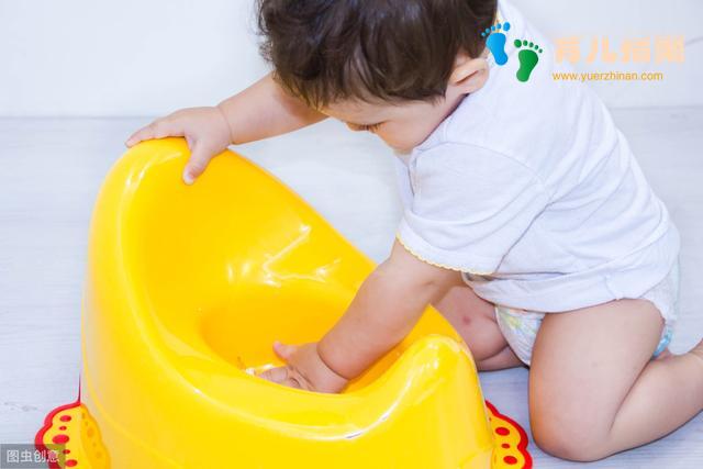 2-3岁宝宝,锻炼如厕时培养孩子独立性的第一步