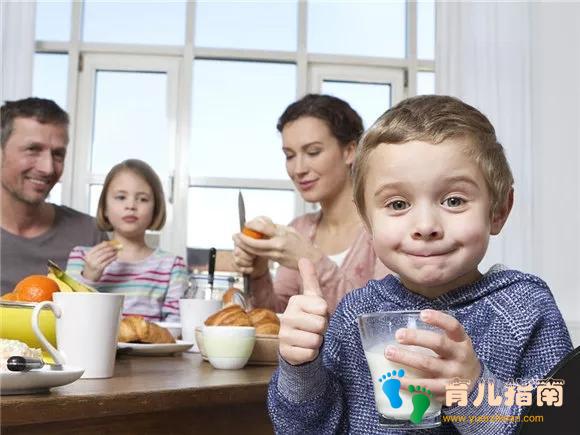 自来圈—宝宝腹胀只需这简单3步，轻松解决