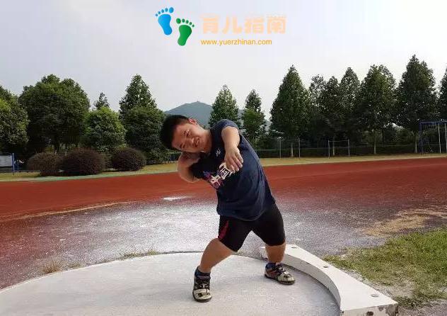 &quot;侏儒夫妻&quot;怀孕执意生孩子，等到分娩看到孩子后，后悔没听医生的