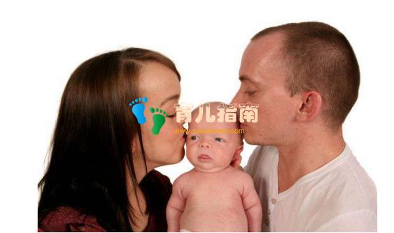 &quot;侏儒夫妻&quot;怀孕执意生孩子，等到分娩看到孩子后，后悔没听医生的