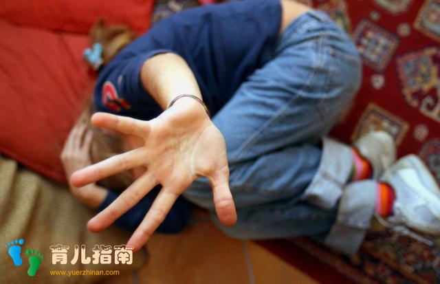 长期挨打跟从未挨打的孩子，20年后差距明显，父母请手下留情吧