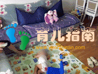 因为孩子不听话，保姆殴打2岁男童足足3分钟，父亲第一时间报警