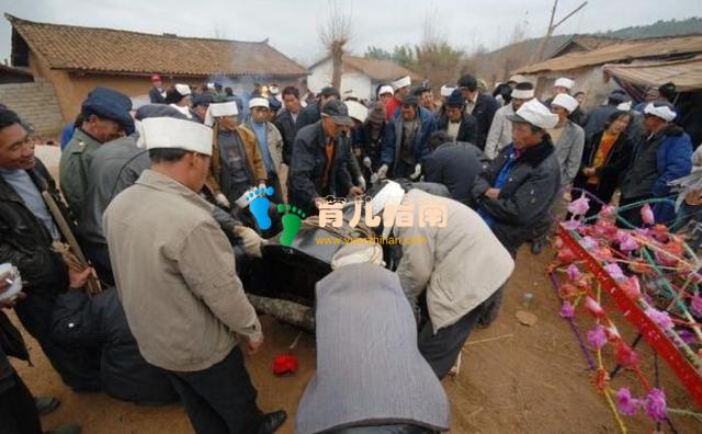 除了葬礼,这几个地方最好也不要带孩子去,不是迷信有科学依据的