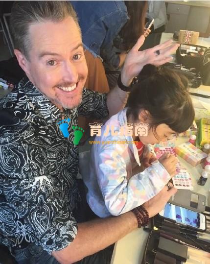 这个止哭”视频真的火了，优秀爸爸原来这样带孩子的