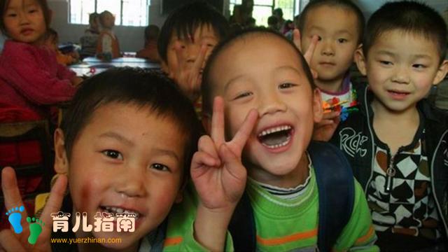 "我是在保护你!"妈妈把女儿关在家里8年,不让出门和上学