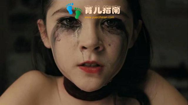 &quot;我是在保护你！&quot;妈妈把女儿关在家里8年，不让出门和上学