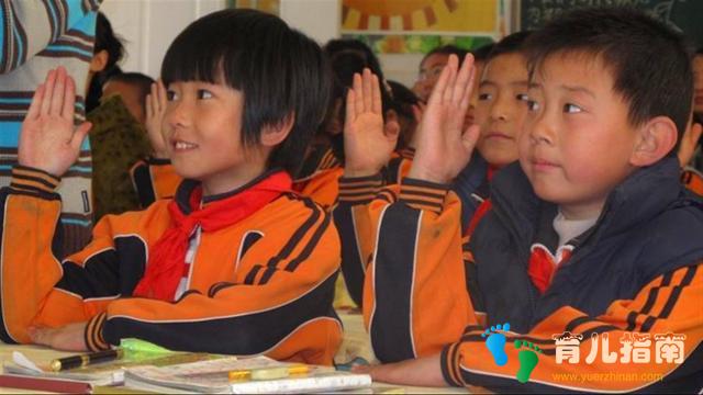 "我是在保护你!"妈妈把女儿关在家里8年,不让出门和上学