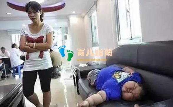 中国最胖的儿童,3岁120斤,散步都很吃力