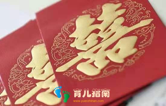 妈妈带5岁女儿吃宴席，一开场就打包，妈妈：给份子钱了