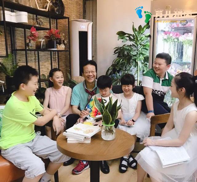 「亲子教育那点事」让我们对孩子充满信心的阿涌叔叔咖啡时间