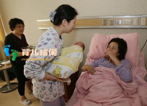 探望新生儿 探望新生儿