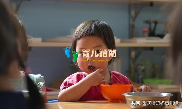 幼儿园让吃饭慢的孩子进厕所,家长群炸锅”,家长直接报警 幼儿园让吃饭慢的孩子进厕所,家长群炸锅”,家长直接报警