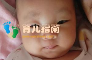 有没有同款宝宝，睡觉一直在吸奶，但是不吞下去