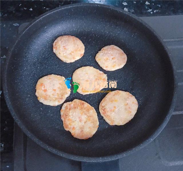 3.放入蒸锅蒸熟