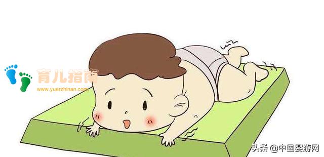 宝宝俯卧 宝宝俯卧