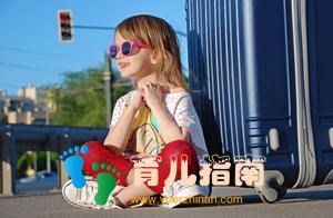 家长要多鼓励孩子，而不是单纯地表扬孩子