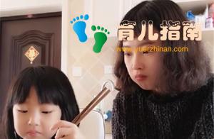 宝妈晒女儿和姑姑一起吃饭，网友：女孩长得好像姑姑