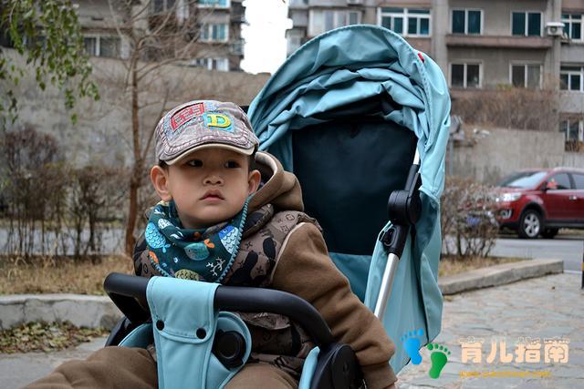 QBORN秒秒收婴儿车