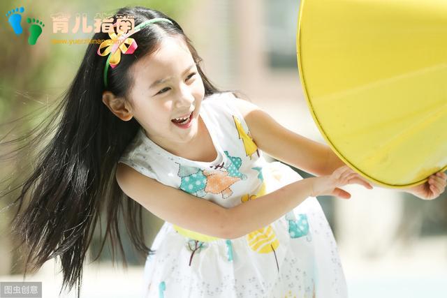 被收养小女孩含泪告白：第一次相见时，我的小心心就爱上妈妈啦