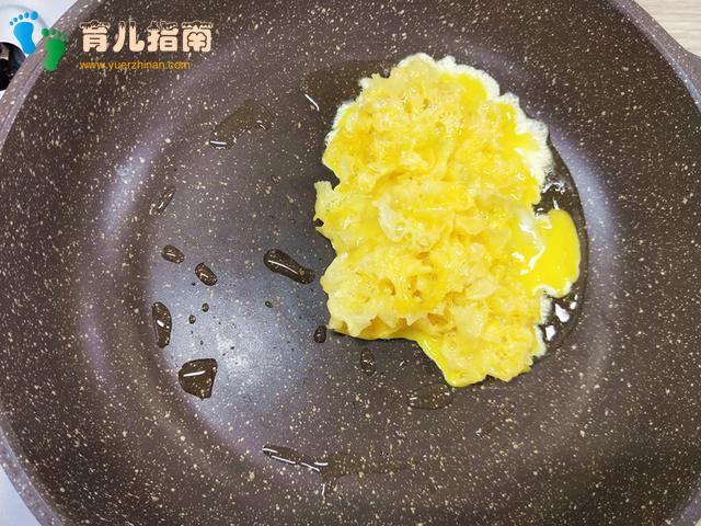 2.鸡蛋打碎搅拌 2.鸡蛋打碎搅拌