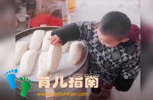 零下25度，孩子看见流浪老人，接下来的行为让人点赞