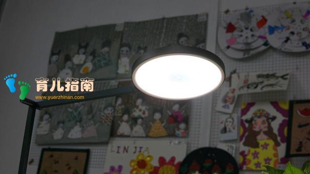 thinkplus自然光谱台灯