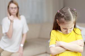 孩子接受不了批评，一批评就受不了，其实是缺“心理弹性”