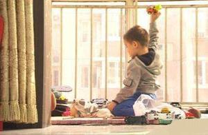 5岁孩子任性摔坏爸爸手机，爸爸的反应，让孩子受益一生