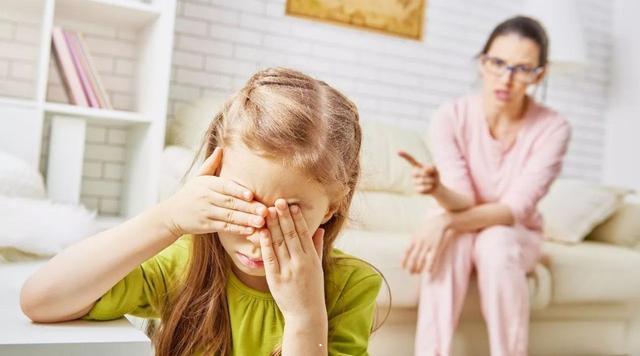 孩子哭着哭着就睡了？带着负面情绪哄娃睡觉，还不如不管