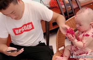 “佛系奶爸”在家带娃吃火龙果，娃内心毫无波澜：是我爸爸弄得