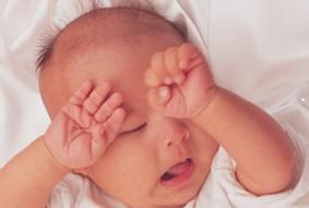 强生婴儿小课堂，新生婴儿夏季洗澡的注意事项