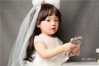 陪宝贝看电视 这些行为不可取 陪宝贝看电视 这些行为不可取