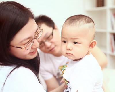 爸妈大方离开 孩子更独立
