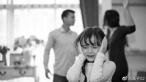 家庭破裂不应成为孩子人格破裂的缘由