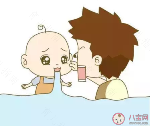 宝宝见东西就抓该怎么办 宝宝见东西就抓该怎么办