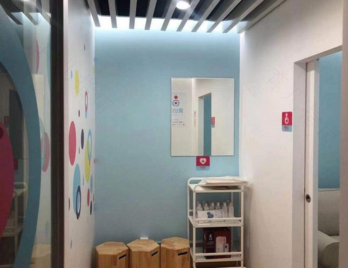 瑞哺恩点亮城市母婴室，给背奶妈妈一片喂爱空间