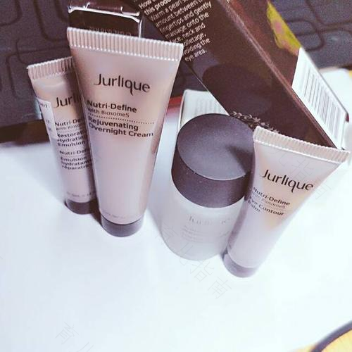 美肌茱莉蔻臻萃活颜修护凝乳新品发布