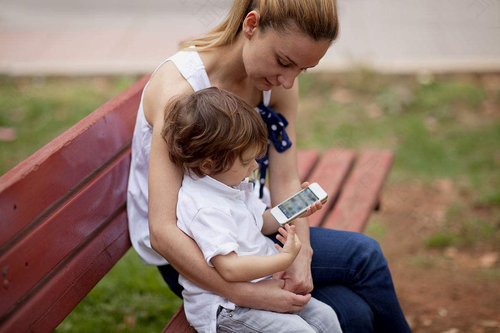 孩子只与异性小朋友一起玩好吗 孩子只与异性小朋友一起玩好吗