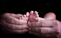 父母如何照顾新生宝宝呢 父母如何照顾新生宝宝呢