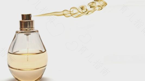 如何搽香水以及喷洒香水的窍门